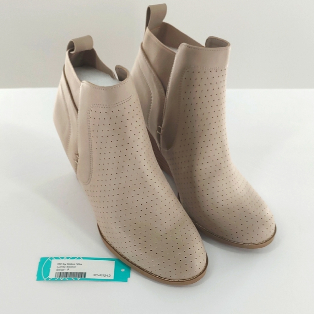 DV by Dolce Vita Gerdy Beige Perforated Wedge Booties Multiple Sizes